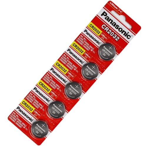 Panasonic Lot of 100 Batteries CR2032