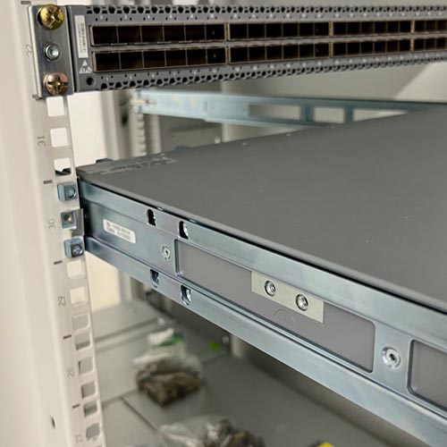 Juniper JNP-4PST-RMK-1U-E 4-Post 1U Rackmount Kit - Image 3
